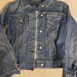 ⚡️5 for $35 SALE⚡️ Gap Denim Jacket